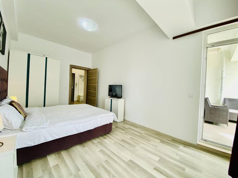 Summerluxe Mamaia Bagian luar foto