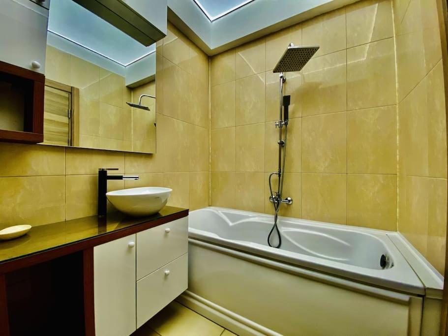 Summerluxe Mamaia Bagian luar foto